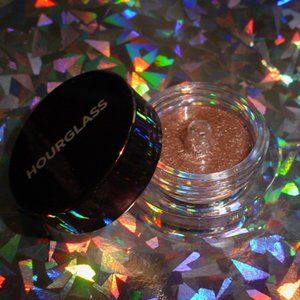 HOURGLASS New Scattered Light Glitter Eyeshadow